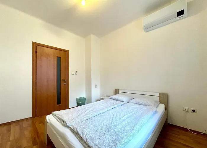 Peaceful Place In Old Town *